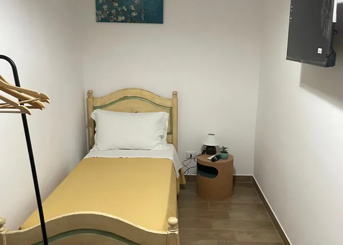 Pensión Maison L'amuri 3*